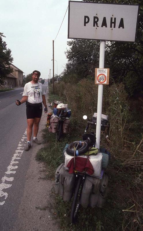 RWT 0388 383-04 Czech into Prague.jpg